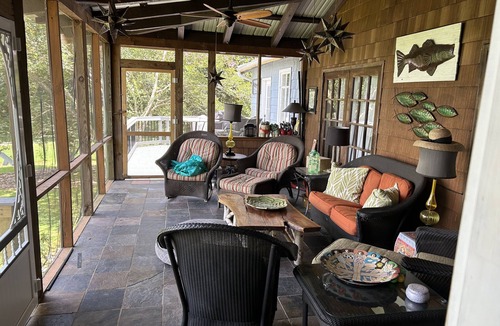 Talladega House | Cozy Lake Logan Martin getaway with large yard