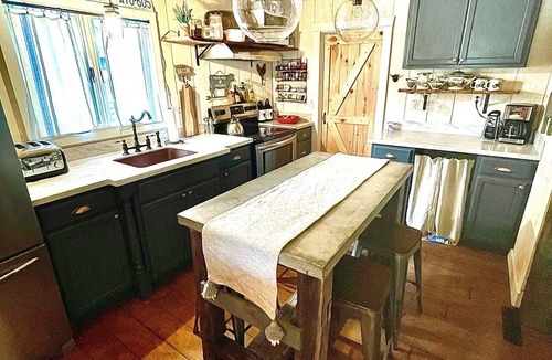 Winchester Cottage | Cozy Lakefront Cottage On Forest Lake- Live the Lake Life!