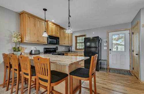 Maple Lake Cabin | Cozy Lakeside Cabin w/Fireplace & Great Views
