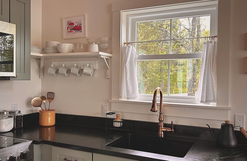 Belmont Cottage | Cozy lakeside cottage in Mount Holly, VT