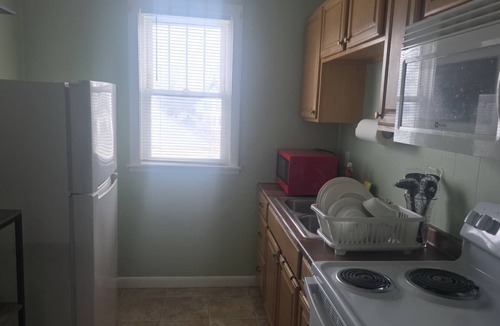 Rimmon Heights House | Cozy Newly Furnished 2-Bedroom House in Manchester