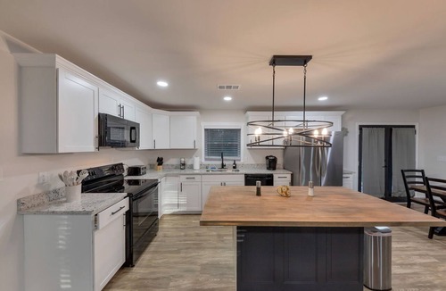 Temple House | Cozy Oak Haven: Your Dream Retreat!