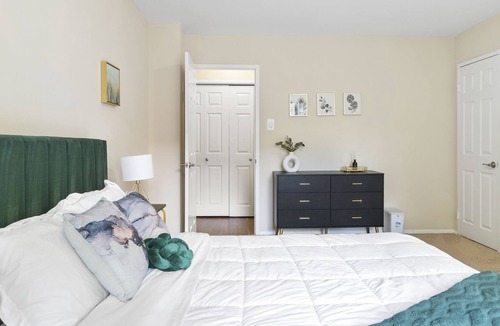 Arlington Apartment | COZY One Bedroom Apartment !10 Minutes From D.C!