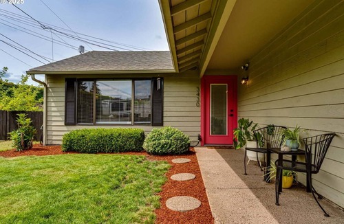 Harlow House | Cozy Oxbow - Autzen Stadium - U of O - Hayward Field
