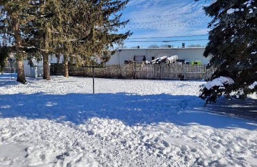 Monona Apartment | Cozy Recently-Renovated Unit 15 Minutes From Downtown