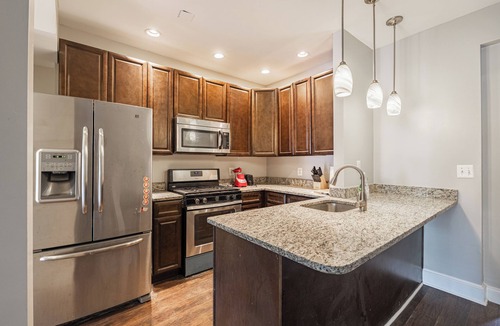 Fairlawn House | Cozy Spacious House 3BR in DC near Transportation