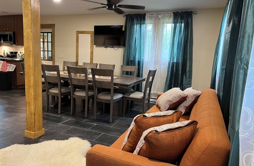 Gilboa House | Cozy & Spacious Upstate Lakefront Getaway w/Private Dock Only 2.5 Hrs from NYC
