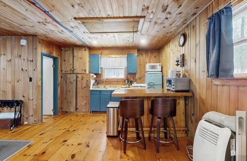 Wardsboro Cabin | Cozy studio cabin w/seasonal mountain views, wrap-around deck, window a/c, bbq