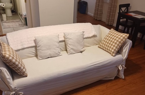 Lewisville Apartment | Cozy studio in charming Elkton with AC and WiFi included. 3 miles from Fair Hill