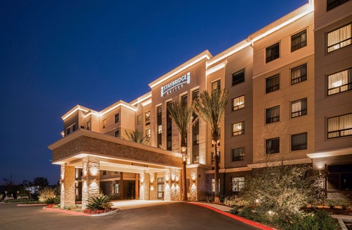 Irvine Business Complex Apartment | Cozy Studio | Kitchen, Breakfast & Fire Pit