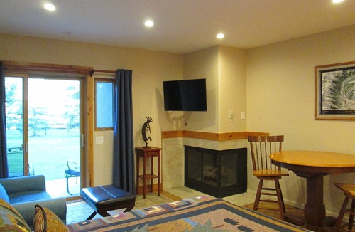 East Village at Copper Condo | Cozy studio on Copper Moutain only 100 yards to the Super Bee. Pet Friendly!