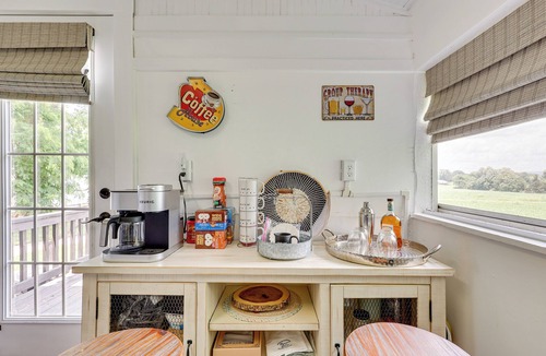 Winchester House | Cozy Tennessee Abode w/Private Hot Tub & Fire Pit