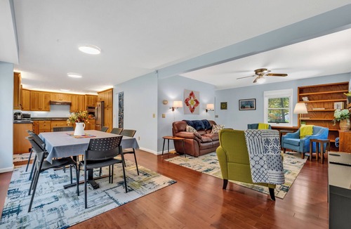 Oberlin House | Crafting Retreat House in the Woods