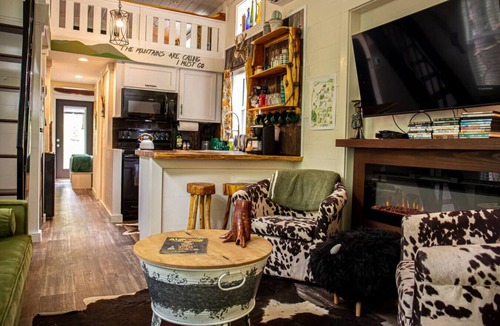 Mentone House | Creekside Gem | Hot Tub, Sleeping Porch, Fire Pit