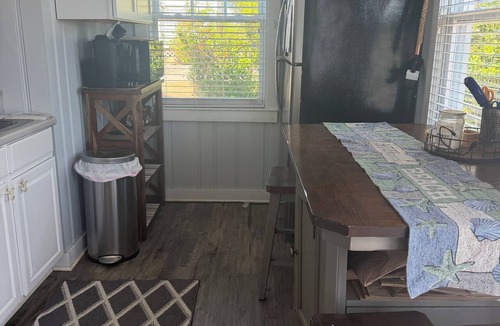 Point Judith Cottage | Cute cottage with a private beach