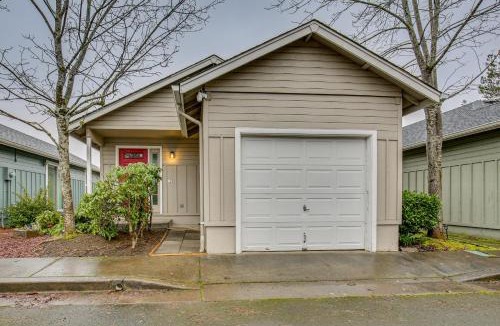 Bethel-Danebo House | Cute Little House on the Lake: Wine Country Stay!