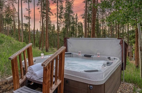 The Highlands House | Cypress Mountain Chalet
