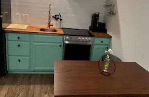 Glen Rose Apartment | Cypress Suite