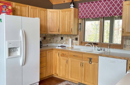 Presque Isle House | Dancing Loon Hideaway at Turtle Lake
