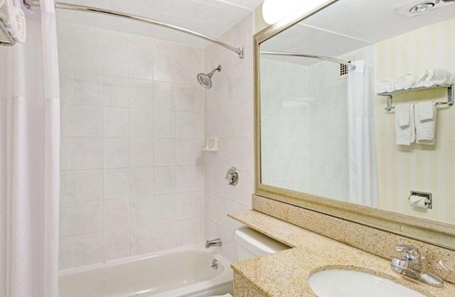 Methuen Hotel | Days Hotel by Wyndham Methuen MA Conference Center