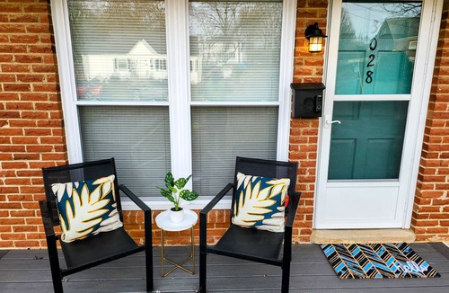 Roanoke Apartment | Dazzling Duplex, Pets, Private Driveway, EV charging!