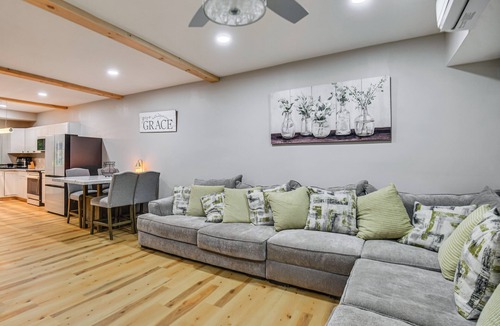 Banks County House | Decks & Forest Views! North Georgia Mtn Retreat