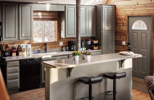 Linden Cabin | Delicious Cabin Wine Country Retreat w/Hot Tub