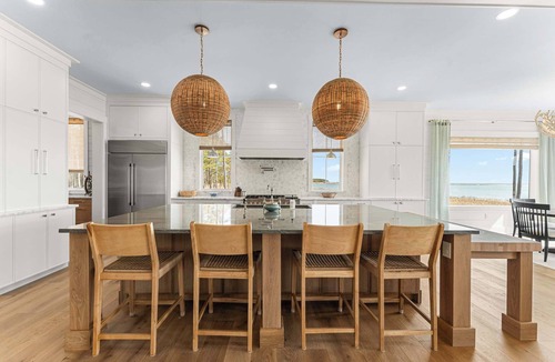 Kilmarnock House | Designer Bayfront + Priv. Beach + Kayaks + Porches