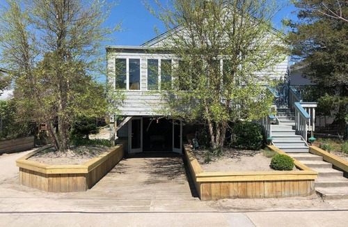 Ocean Beach House | Discounted June! LARGE HOME -5 br 2 ba sleeps 12, POOL! Families Welcome!
