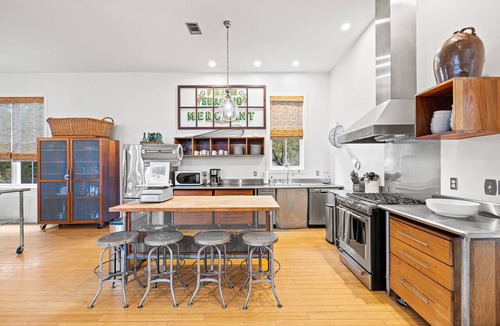 Grayton Beach House | Dog Friendly +5 minute walk to the BEACH & Red Bar +Private Pool +Bikes