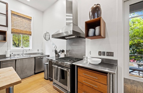 Grayton Beach House | Dog Friendly +5 minute walk to the BEACH & Red Bar +Private Pool +Bikes