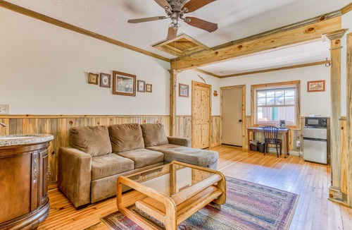 White Salmon Cabin | Dog-friendly cabins with partial ACs, courtyard access, mtn/valley views, & WiFi