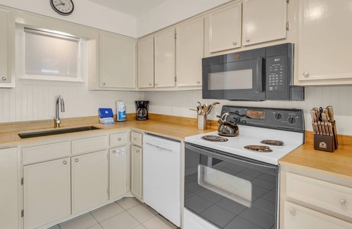 San Juan Condo | Dog Friendly Gulf-Front Condo in Seagrove Beach, Sleeps 6 + Free Tickets!