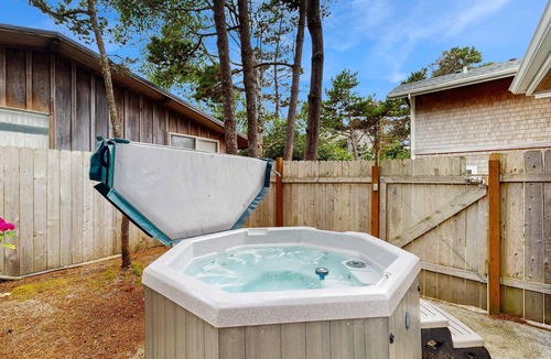 Neskowin House | Dog friendly Neskowin Village home with ocean views private hot tub and patio