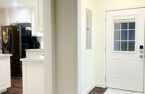 Bremen Cottage | Donna Lee's Cottage-For Anglers & Events : Covered Bass Boat Parking + Fiber