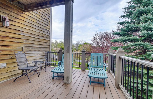 Egg Harbor House | Door County Townhome: Pool Access, 1 Mi to Beach!