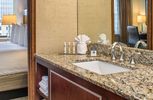 Lloyd District Hotel | DoubleTree by Hilton Hotel Portland 1 King Executive Suite with Living Room