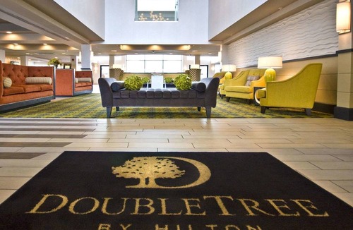 Huntsville Hotel | DoubleTree by Hilton Huntsville-South