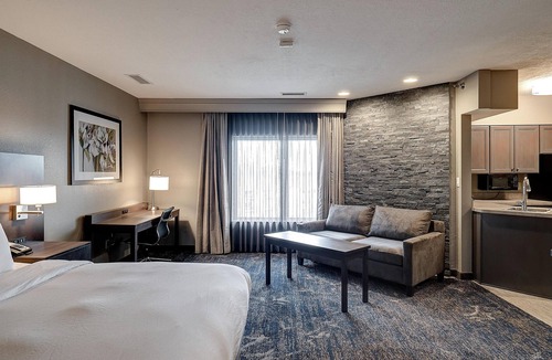 Bloomington Hotel | DoubleTree by Hilton Hotel Bloomington