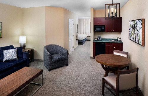 Nashua Hotel | DoubleTree by Hilton Nashua