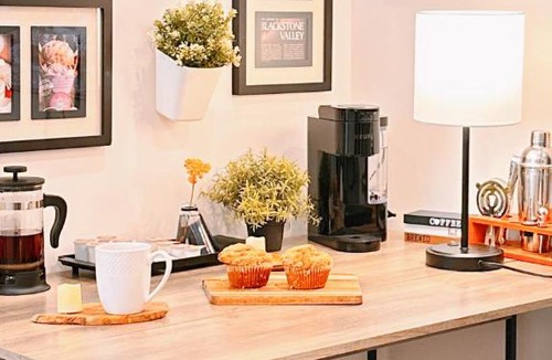 Downtown Apartment | Downtown 1BR Apt with kitchen and laundry, Near Convention Center and PPAC