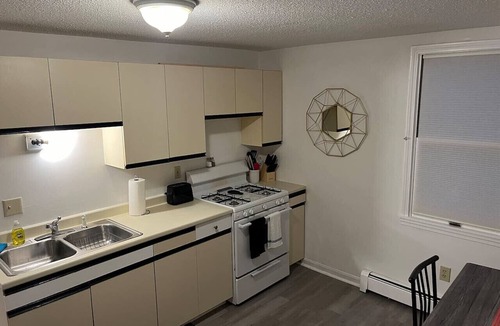 Amesbury Apartment | Downtown Amesbury! 15 Mins to Beach