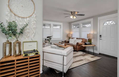 Murfreesboro Cottage | Downtown Cottage, walking distance to everything!
