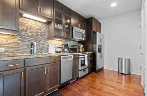 Waller Creek District Apartment | Downtown | Luxury Studio Apt. | Pool | Gym | Great Views