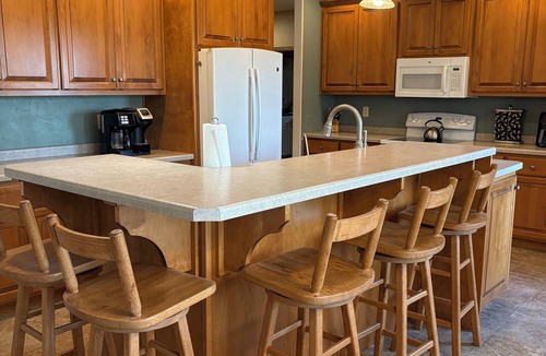 Omro House | EAA Visitors - Spacious 4-bed/2.5 Bath tranquil country home 19 miles from EAA
