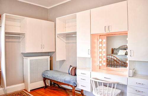 Pawtucket House | Easy access elegance! Minutes to Providence, Colleges and history.