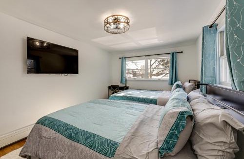South Huntington House | Easy Transit to NYC! Sleek North Shore Hideaway