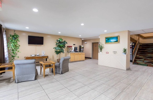 Painted Post Hotel | Econo Lodge Painted Post - Corning