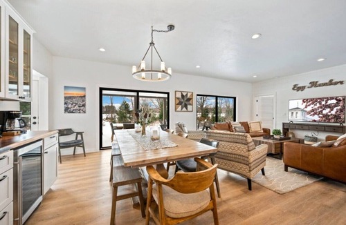Egg Harbor House | Egg Harbor New Home on Golf Course w/Game Room