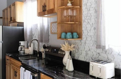 Ponderosa Trails Apartment | Elegant Casita, French Doors, Full Size Kitchen & W/D, Fire Pit, Patio & Sofabed